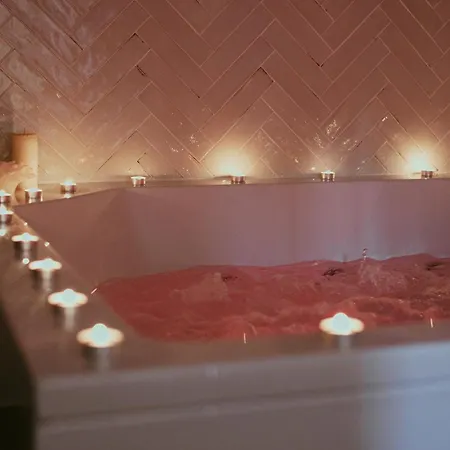 Luxury Jacuzzi דירה מוסטר