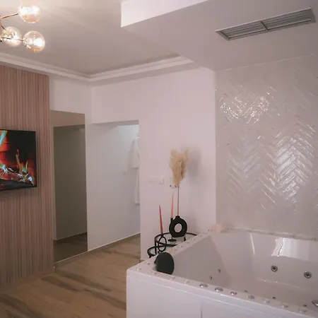 דירה Luxury Jacuzzi *