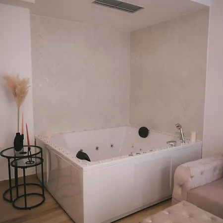 דירה Luxury Jacuzzi *